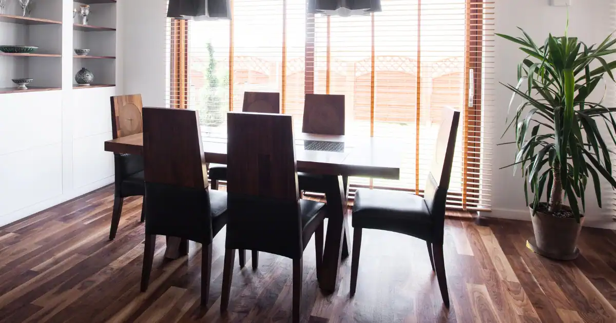 What Design Details Stand Out in Handcrafted Chairs